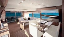 Ferretti 720 MY salon